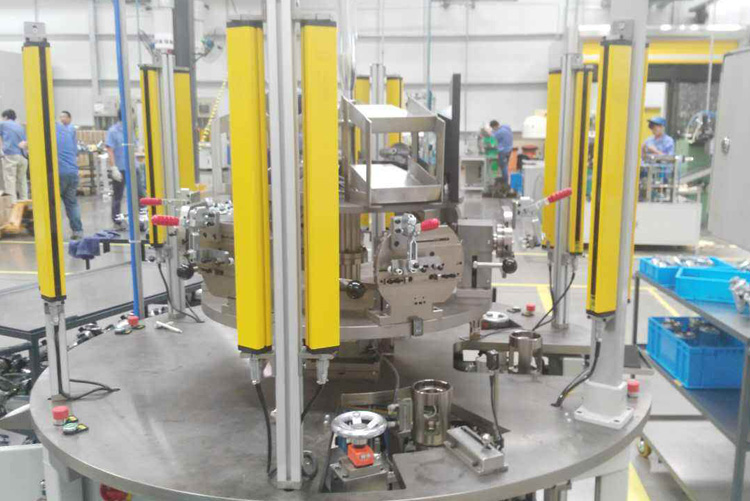 Disc laminating machine